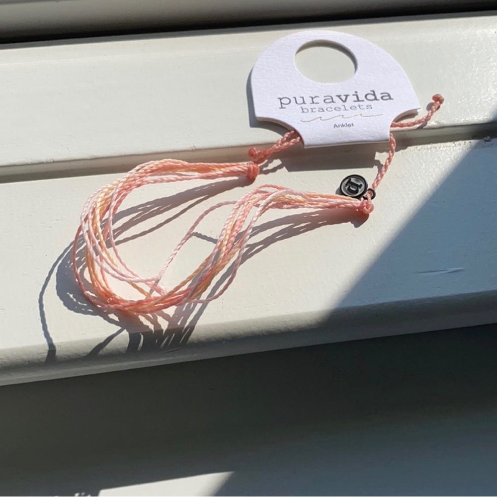New Pura Vida Anklet. Different shades of pink. Never been worn!